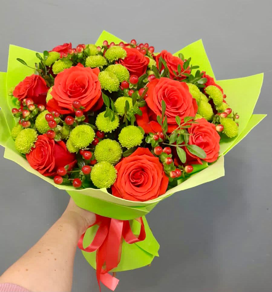 Букет цветов из: Хризантемы и Розы в Западной Двине