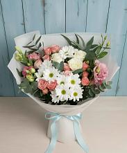 Букет цветов из:  Розы, Лизиантусы и Хризантемы в Западной Двине