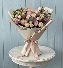 Букет цветов из:  Розы и Лизиантусы в Западной Двине