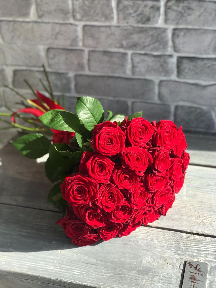 Букет Красные розы Фридом в Западной Двине