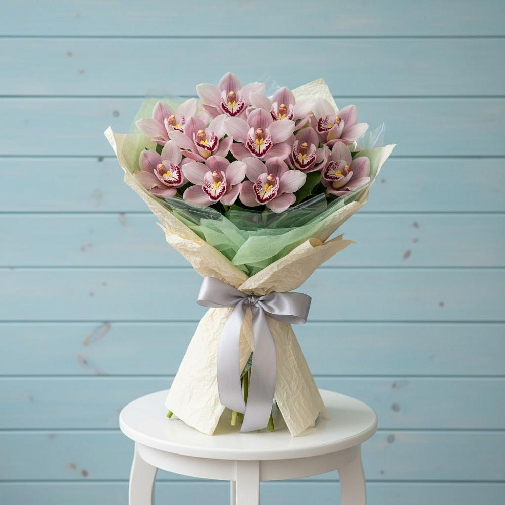 Букет цветов из: Орхидеи и Розы в Западной Двине