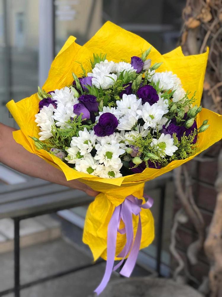 Букет цветов из: Ирисы, Хризантемы и Ромашки в Западной Двине
