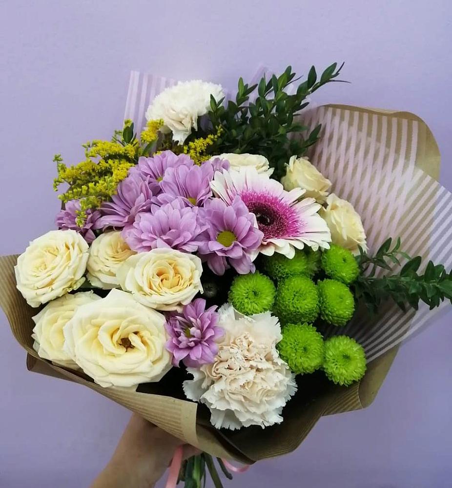 Букет цветов из: Хризантемы, Розы, Гвоздики и Герберы в Западной Двине