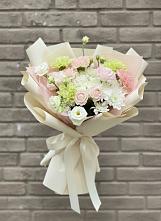 Букет цветов из:  Гвоздики, Розы, Лизиантусы и Хризантемы #REPLACE_PRED# Западной Двине