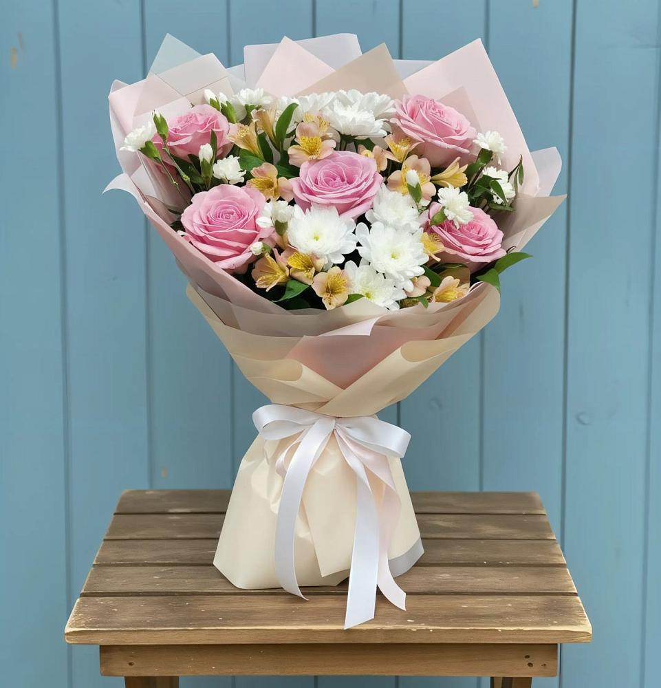 Букет цветов из: Гвоздики, Орхидеи и Розы в Западной Двине