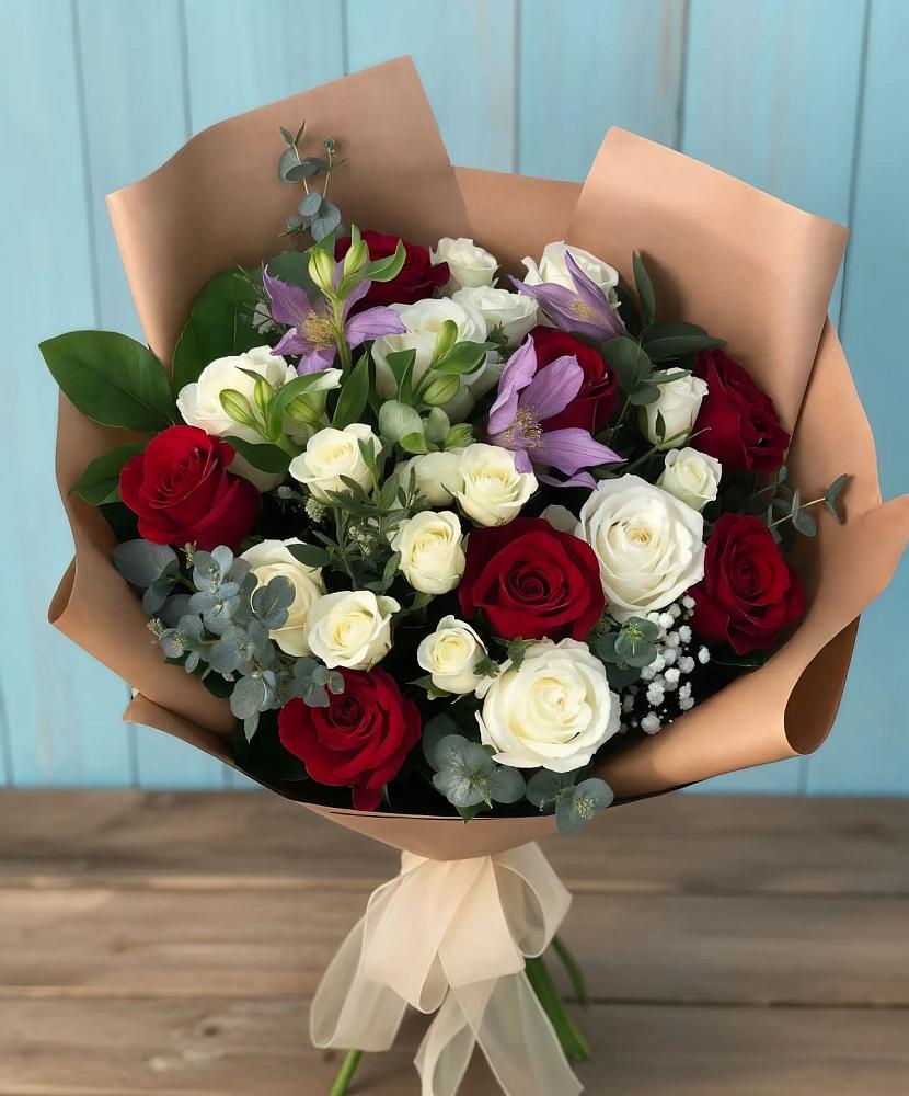 Букет цветов из: Розы и Альстромерии в Западной Двине