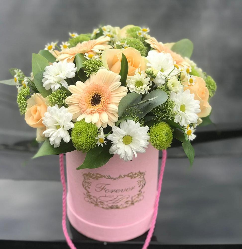 Цветочная композиция из Розы, Герберы и Хризантемы в шляпной коробке в Западной Двине