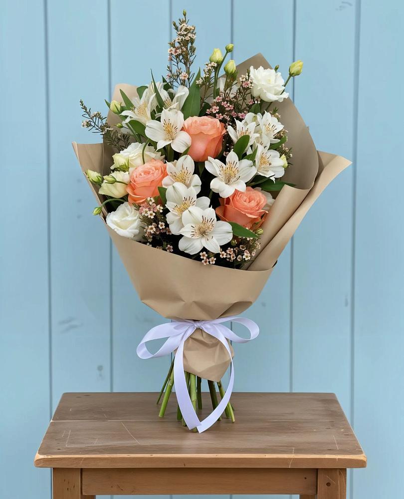 Букет цветов из: Альстромерии, Лизиантусы, Розы и Хризантемы в Западной Двине